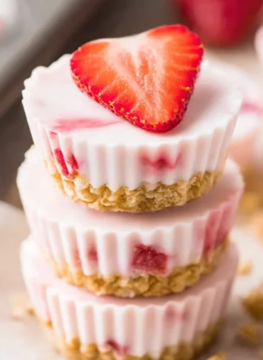 Frozen strawberry yogurt bites for a refreshing and healthy snack