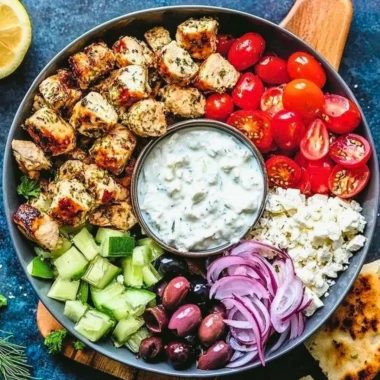 Delicious low-carb keto Greek chicken bowls with fresh ingredients