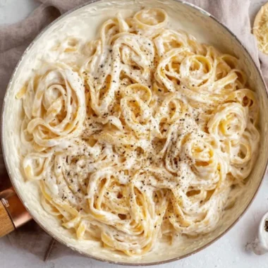 Cottage Cheese Alfredo sauce served over pasta in a bowl