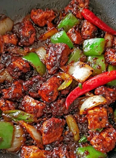 Delicious easy black pepper chicken dish served on a plate.